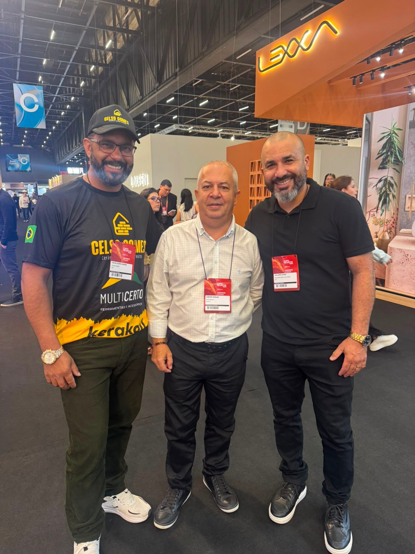 Celso Gomes em feira do setor da cerâmica
